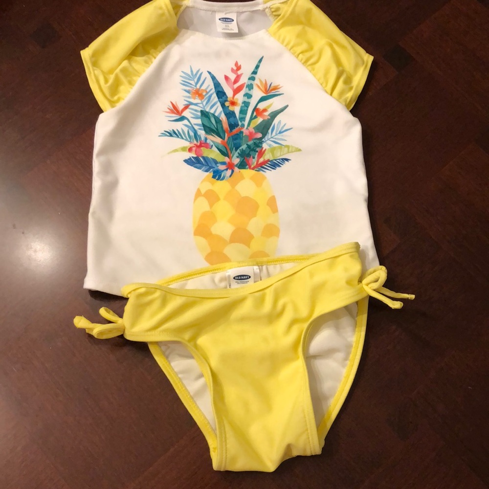 2 piece girls Old Navy 3T swimming suit